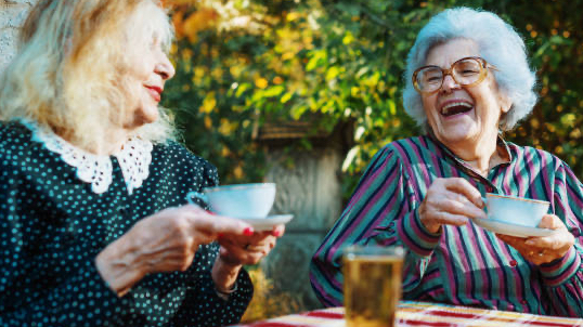 Kleindarstellerin: Alte Dame 