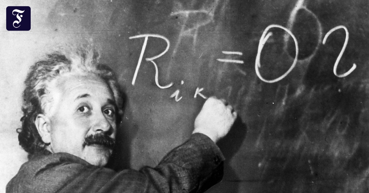 Männlicher Student im Hörsaal von Albert Einstein (Statist)